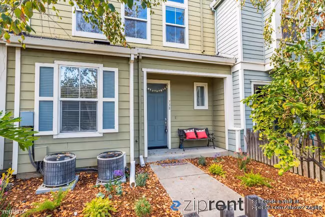 738 Seneca Terrace, Sunnyvale, CA 94087 photo 2
