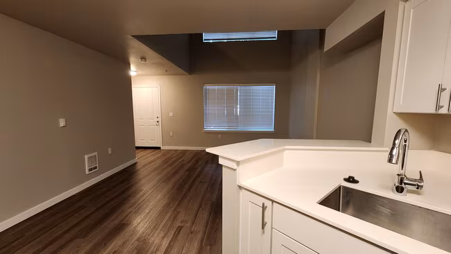95 Burnett photo 3