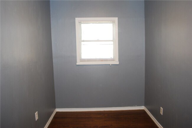 2317 E 2nd St Austin, TX 78702 photo 5