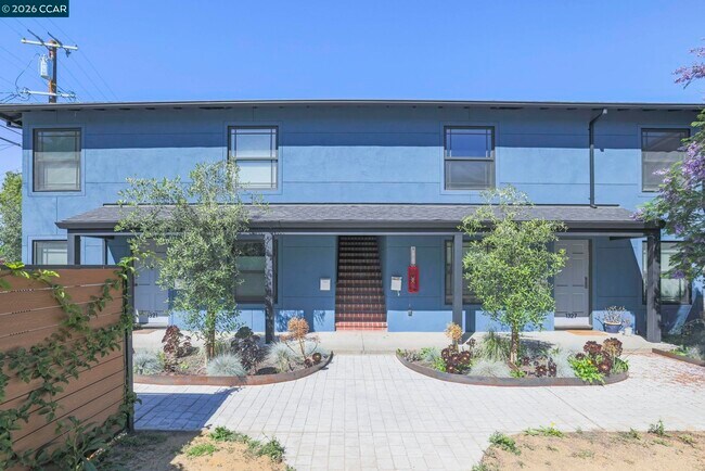 1325 Hopkins St Berkeley, CA 94702 photo 3