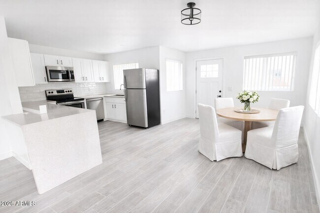 4613 N 74th St Scottsdale, AZ 85251 photo 2