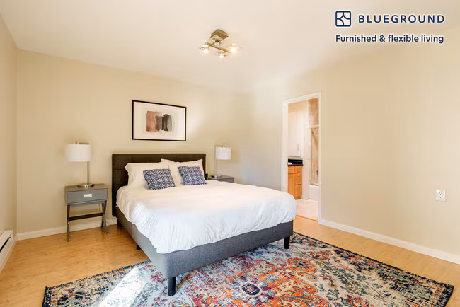 568 Channing Ave Palo Alto, CA 94301 photo 4