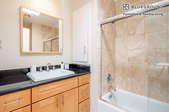 568 Channing Ave Palo Alto, CA 94301 photo 2