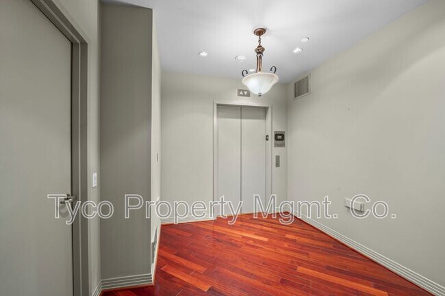 2500 Sixth Ave San Diego, CA 92103 photo 4