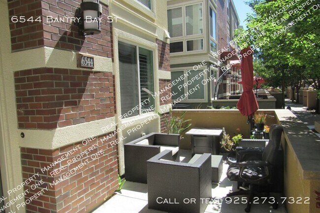 6544 Bantry Bay St Dublin, CA 94568 photo 2