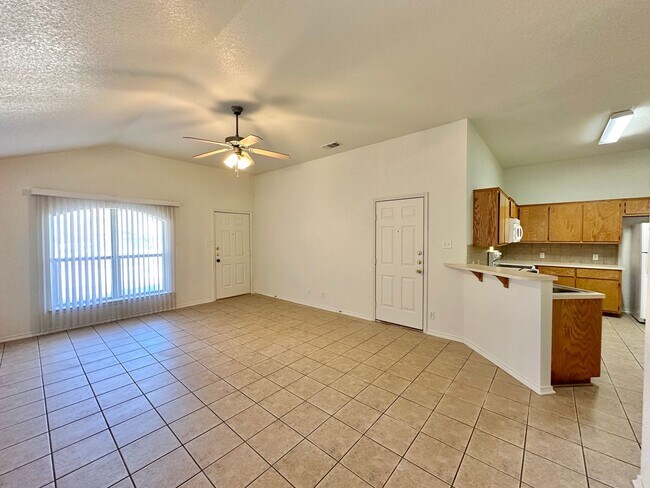 214 Dale Earnhardt Dr Harker Heights, TX 76548 photo 4