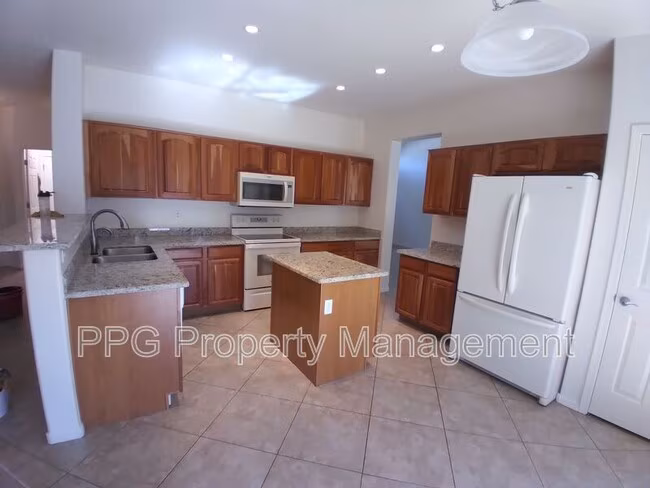 18055 W Port Au Prince Ln Surprise, AZ 85388 photo 5