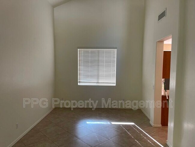 18055 W Port Au Prince Ln Surprise, AZ 85388 photo 3