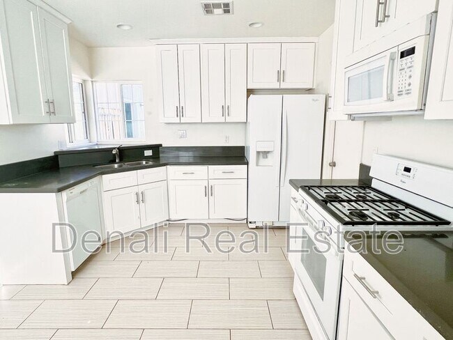 344 E Virginia Cir photo 4