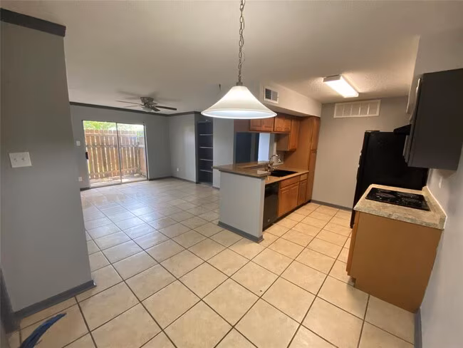 12955 Woodforest Blvd Houston, TX 77015 photo 3