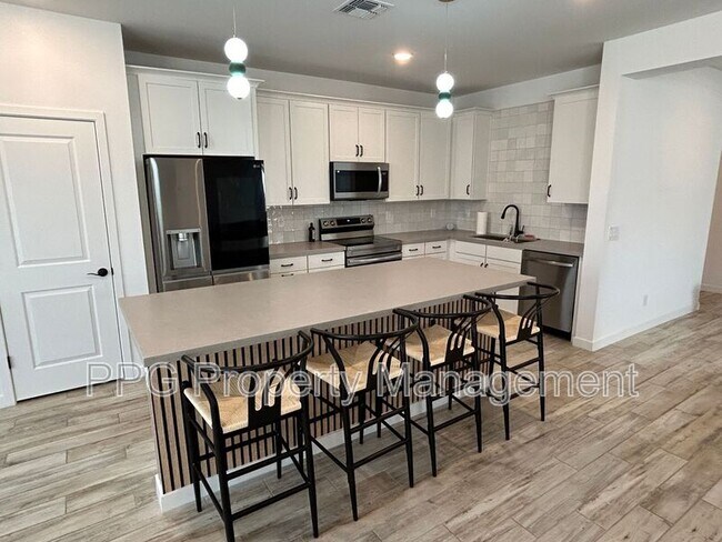 18467 W Country Club Terr photo 3