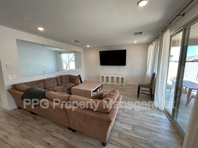 18467 W Country Club Terr photo 5