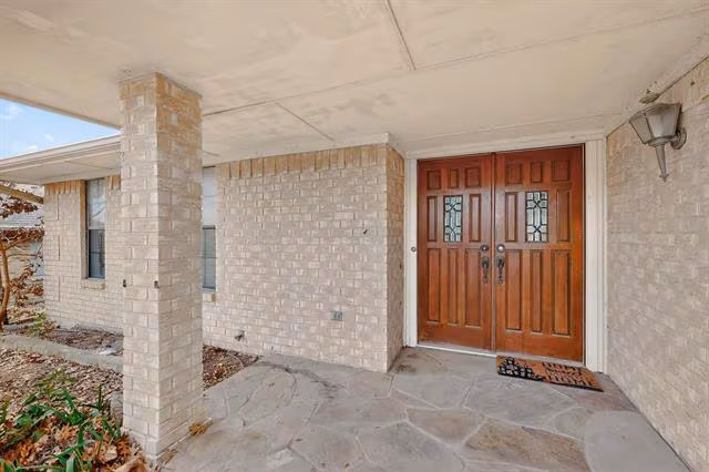 1910 Glen Hill Dr Carrollton, TX 75007 photo 3
