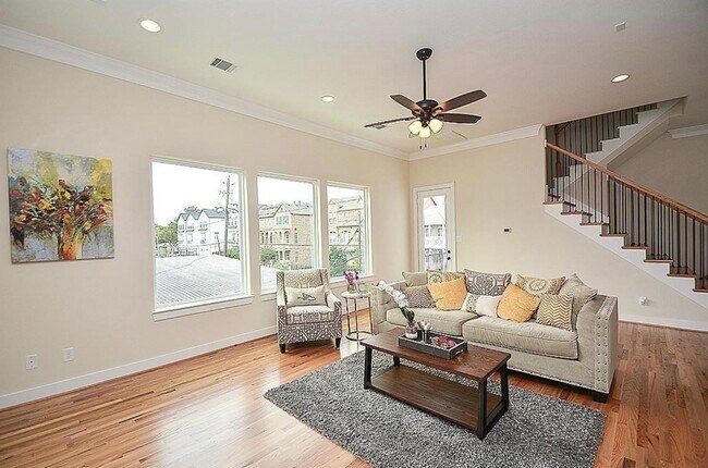 1548 West 23rd Street, Houston, TX 77008 photo 2