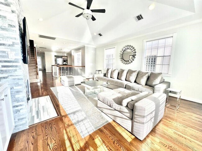 1714 Roy Street, Houston, TX 77007 photo 2