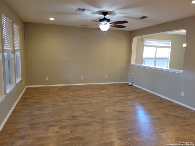 10919 Fox Crest San Antonio, TX 78233 photo 4