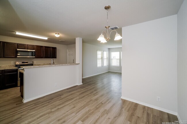 5306 Freshwater Way San Antonio, TX 78223 photo 3