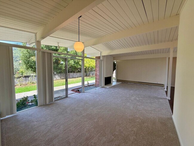 336 Mt Shasta Dr San Rafael, CA 94903 photo 2