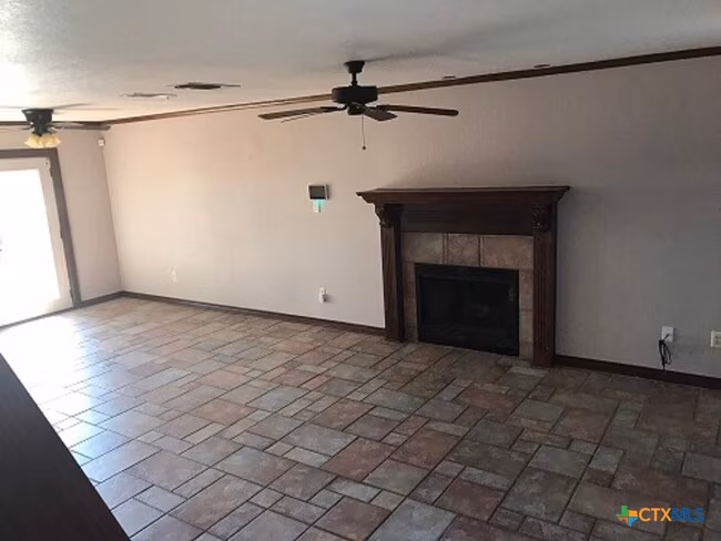 419 Tomahawk Dr Harker Heights, TX 76548 photo 2
