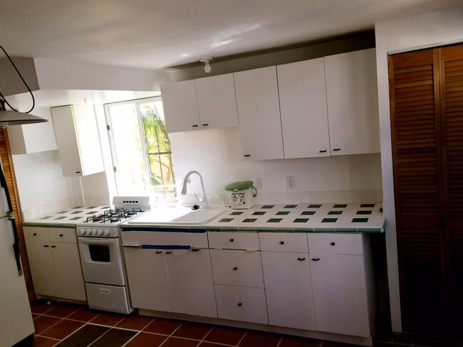 156 Panorama Dr San Francisco, CA 94131 photo 2