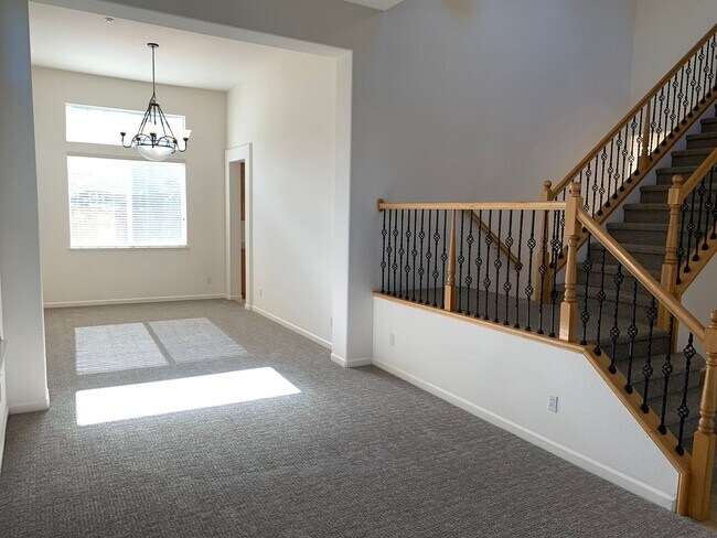 Beautiful 4 Bedroom, 3 Bath Garin Ranch Brentwood Home W/ Office photo 4