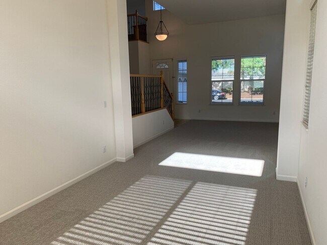 Beautiful 4 Bedroom, 3 Bath Garin Ranch Brentwood Home W/ Office photo 5