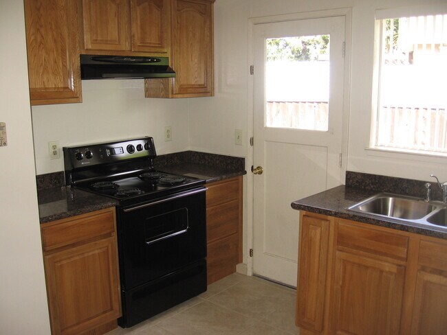 4529-4531 Wessex Dr San Jose, CA 95136 photo 3