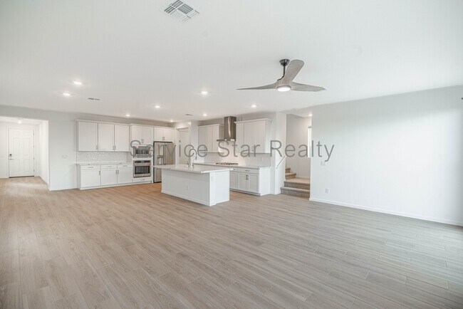 2432 W Maximo Wy Phoenix, AZ 85085 photo 5