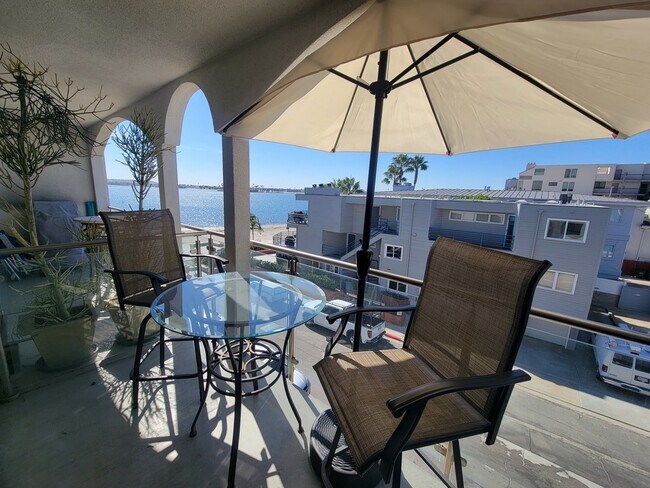 4007 Everts St San Diego, CA 92109 photo 4