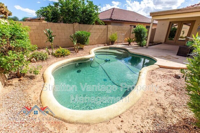 15792 W Port Au Prince Ln Surprise, AZ 85379 photo 2
