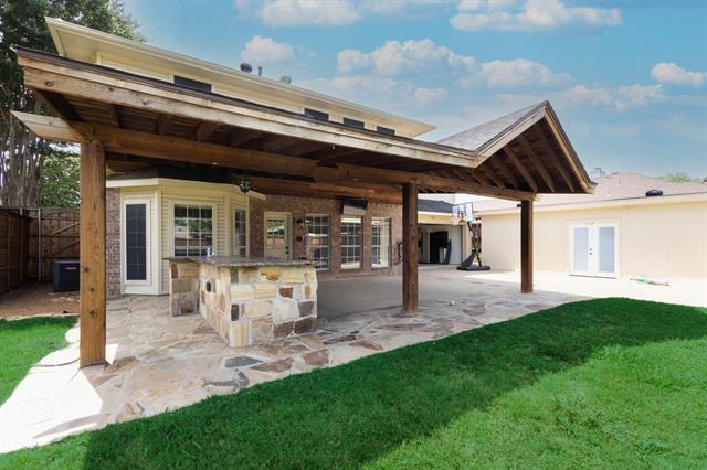6902 Wilhelmina Drive, Sachse, TX 75048 photo 2