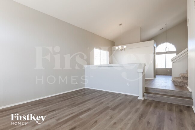 11009 W Frier Dr Glendale, AZ 85307 photo 5
