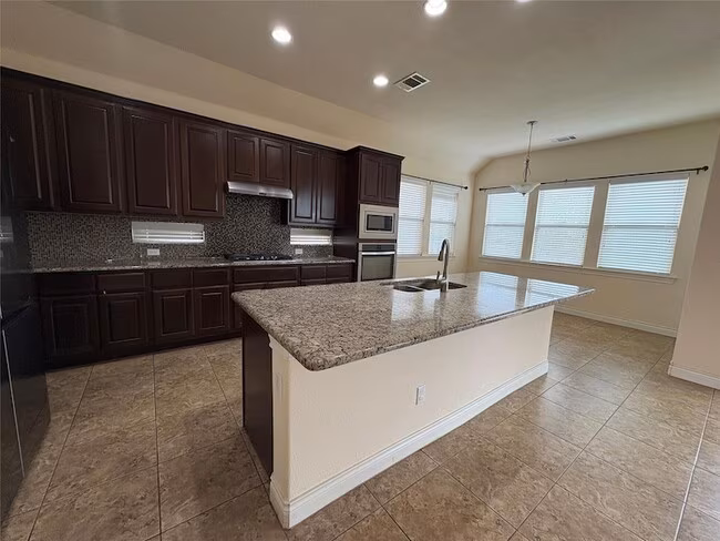 3900 Crispin Hall Lane, Pflugerville, TX 78660 photo 5