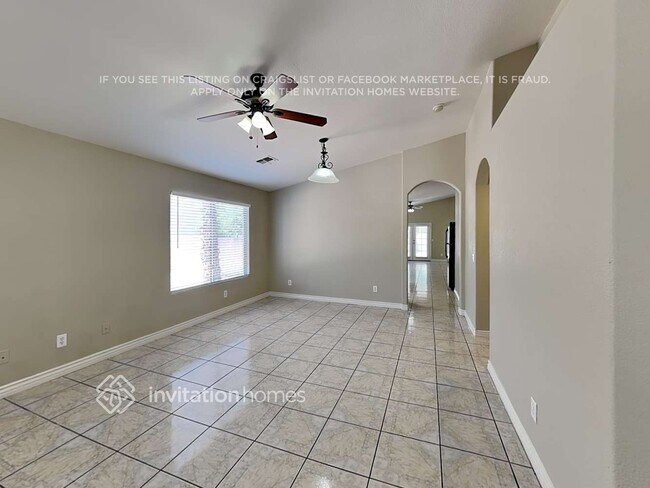 1530 W St Anne Ave Phoenix, AZ 85041 photo 3
