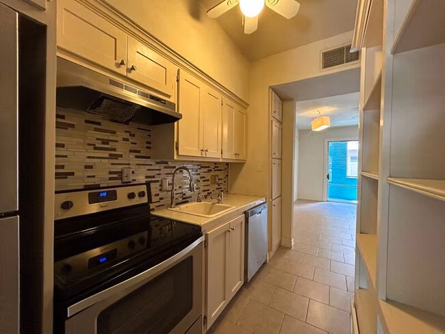7707 Broadway St San Antonio, TX 78209 photo 2