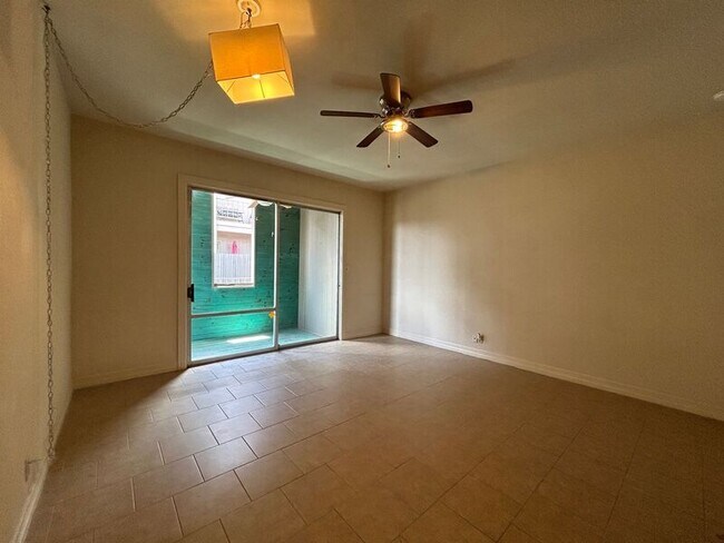 7707 Broadway St San Antonio, TX 78209 photo 4