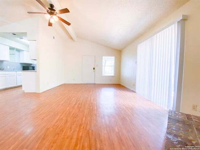 109 Hughson Ct San Marcos, TX 78666 photo 5