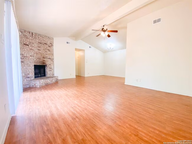 109 Hughson Ct San Marcos, TX 78666 photo 4