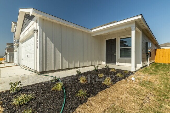 3870 Trail de Paris New Braunfels, TX 78132 photo 4