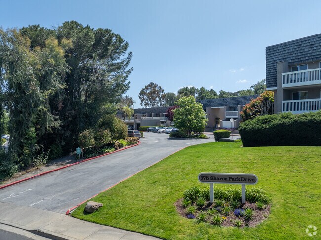 675 Sharon Park Dr Menlo Park, CA 94025 photo 2