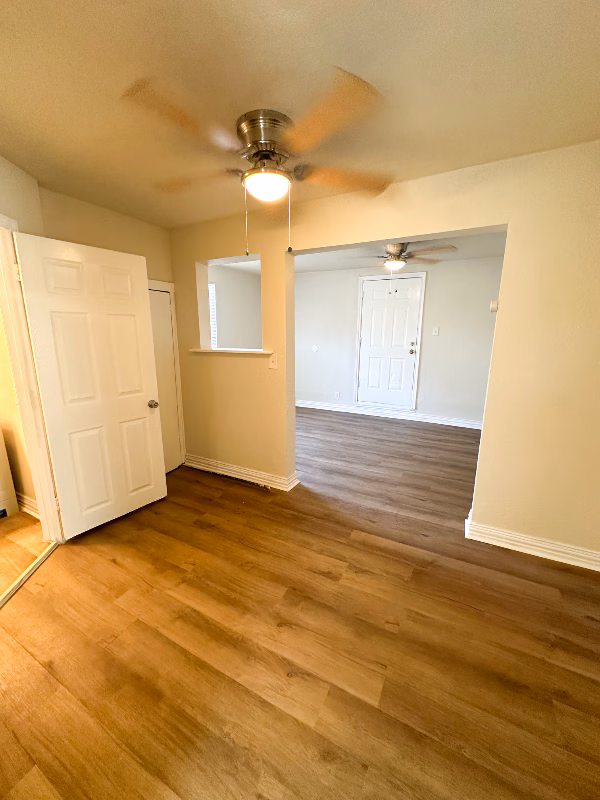 311 W Malone Ave San Antonio, TX 78214 photo 2