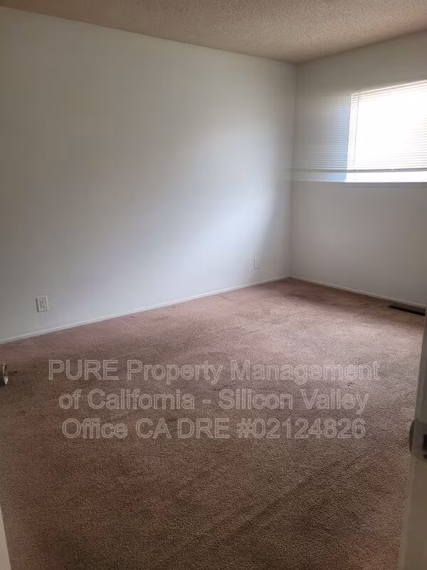 2473 Kennedy Ave photo 2