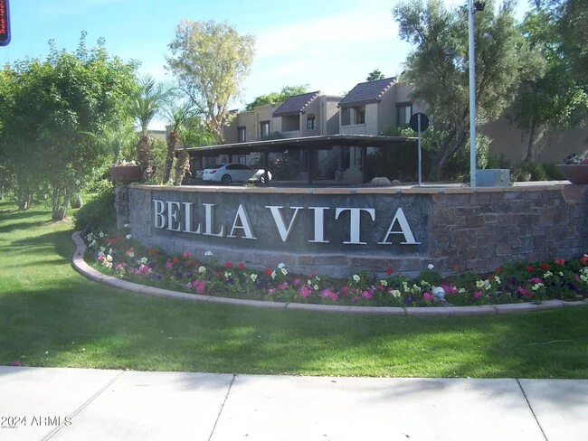 5995 N 78th St Scottsdale, AZ 85250 photo 2
