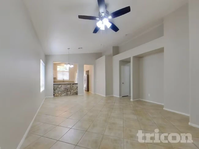 40139 N Patriot Way Anthem, AZ 85086 photo 2