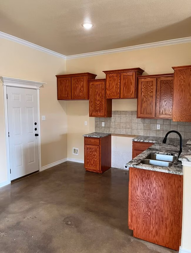 215 W Dunn Ave Killeen, TX 76541 photo 2