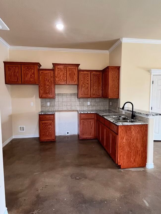 215 W Dunn Ave Killeen, TX 76541 photo 3