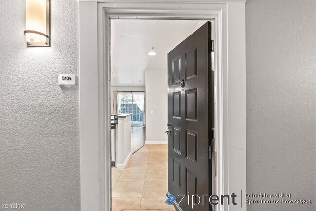 6400 Christie Ave Emeryville, CA 94608 photo 3