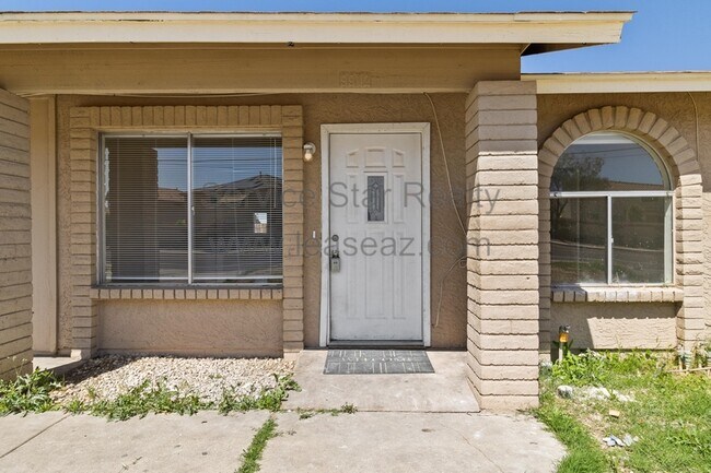 9912 N 87th Ave photo 4