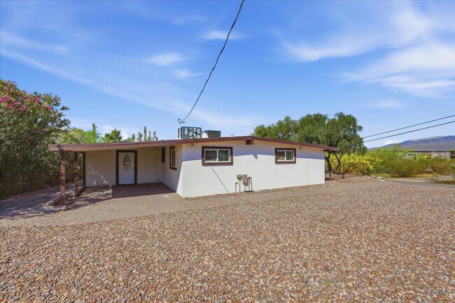 38466 N Basin Rd Cave Creek, AZ 85331 photo 4