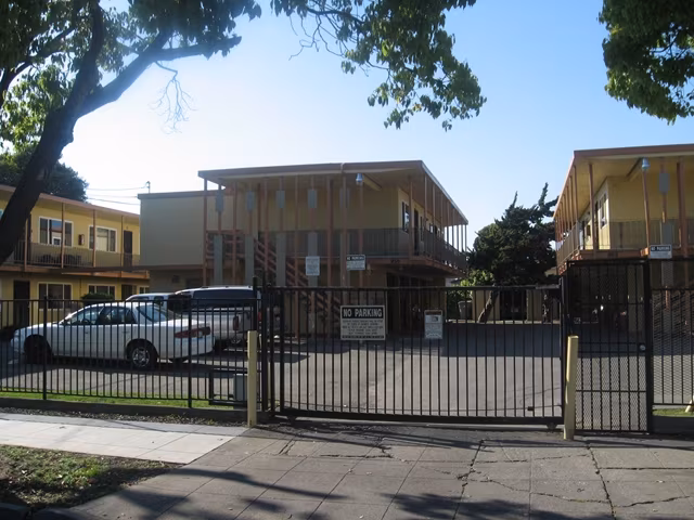 955-959 75th Avenue, Oakland, CA 94621 photo 4
